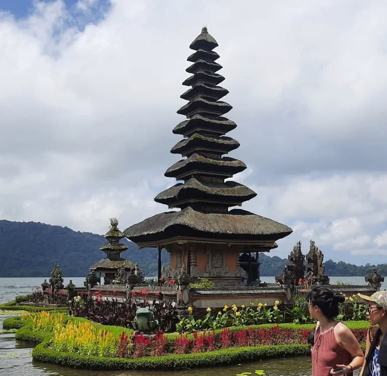 Indonesia- Tradition, beaches and diversity